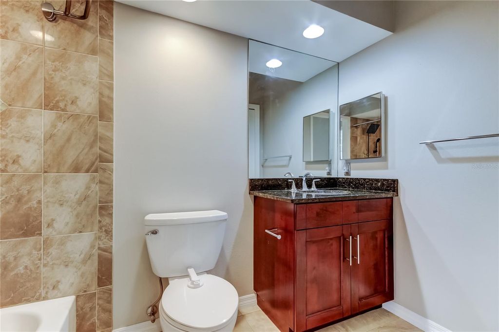 Image 22 of property listing at 11303 SHIPWATCH LANE 1865, Largo, FL 33774