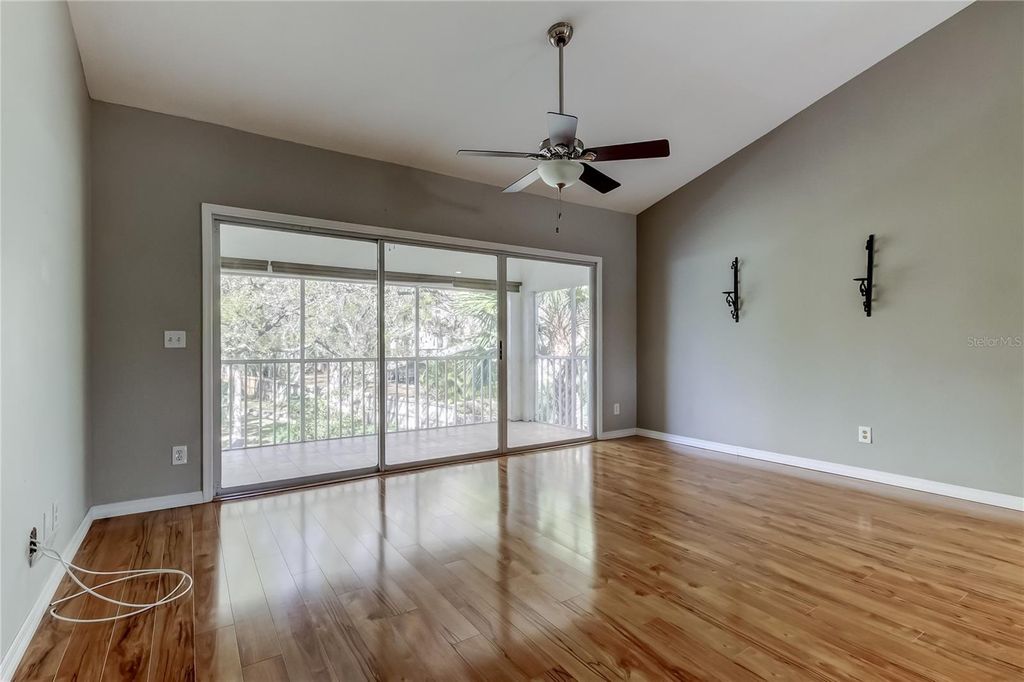 Image 26 of property listing at 11303 SHIPWATCH LANE 1865, Largo, FL 33774