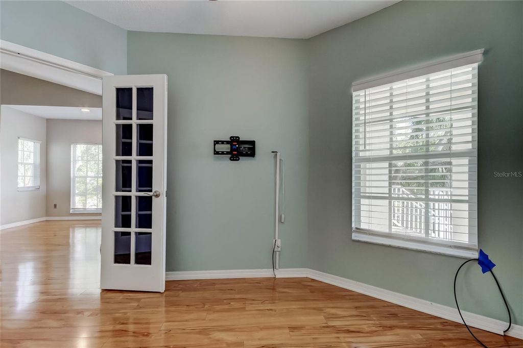 Image 29 of property listing at 11303 SHIPWATCH LANE 1865, Largo, FL 33774