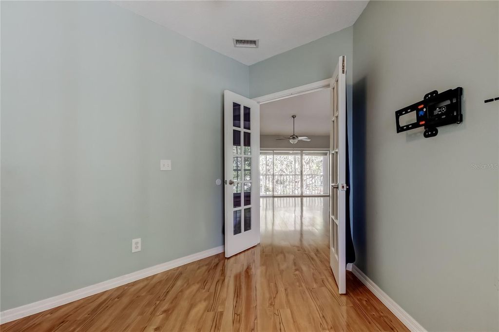 Image 30 of property listing at 11303 SHIPWATCH LANE 1865, Largo, FL 33774