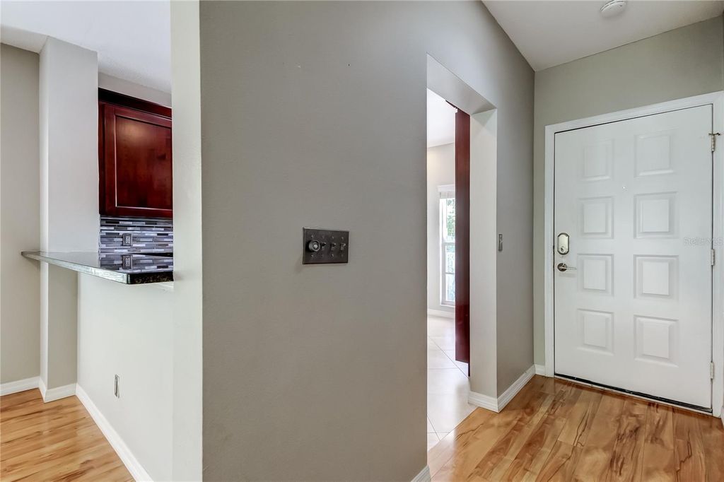 Image 31 of property listing at 11303 SHIPWATCH LANE 1865, Largo, FL 33774