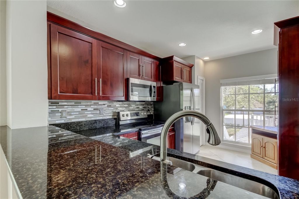 Image 32 of property listing at 11303 SHIPWATCH LANE 1865, Largo, FL 33774