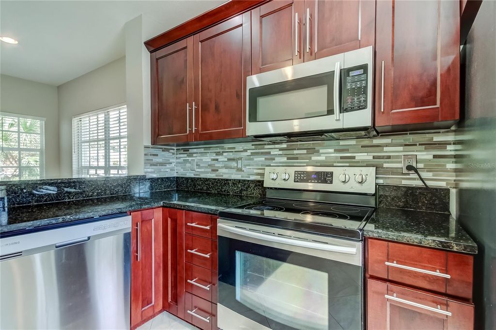 Image 36 of property listing at 11303 SHIPWATCH LANE 1865, Largo, FL 33774