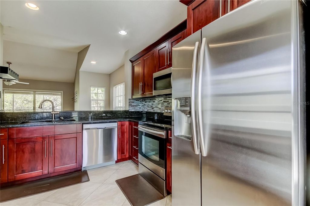 Image 38 of property listing at 11303 SHIPWATCH LANE 1865, Largo, FL 33774