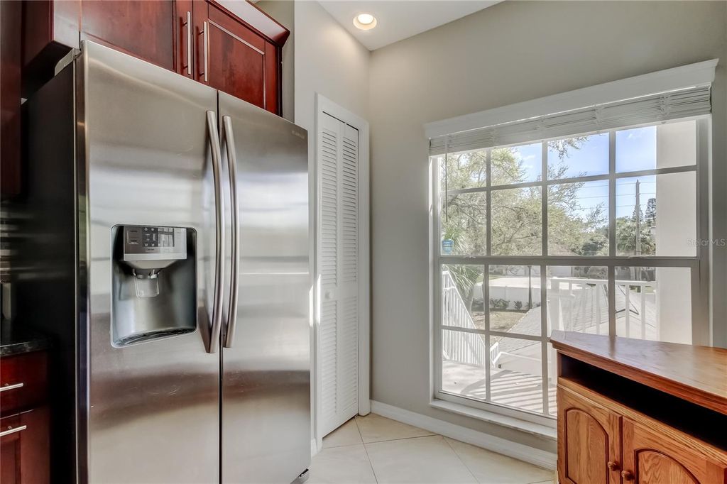 Image 40 of property listing at 11303 SHIPWATCH LANE 1865, Largo, FL 33774