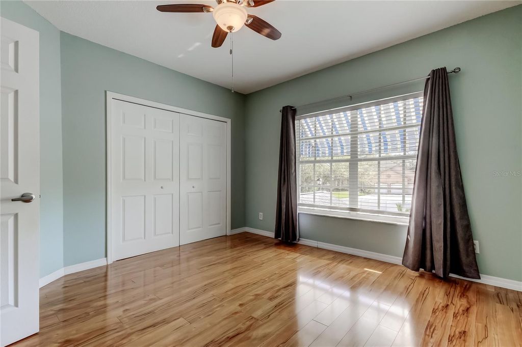 Image 5 of property listing at 11303 SHIPWATCH LANE 1865, Largo, FL 33774