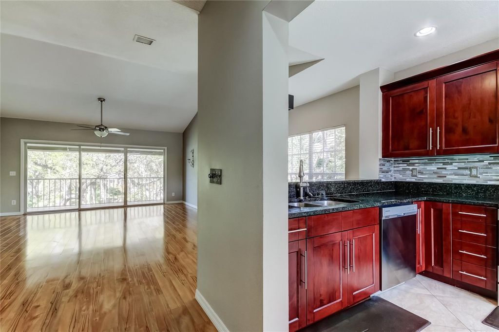 Image 41 of property listing at 11303 SHIPWATCH LANE 1865, Largo, FL 33774