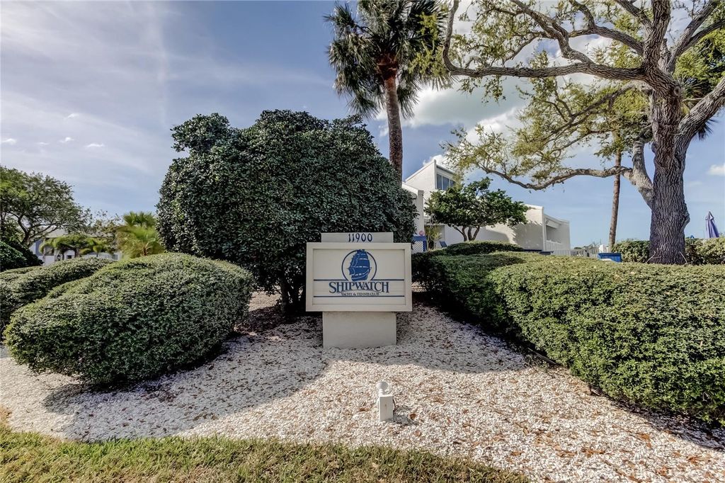 Image 49 of property listing at 11303 SHIPWATCH LANE 1865, Largo, FL 33774