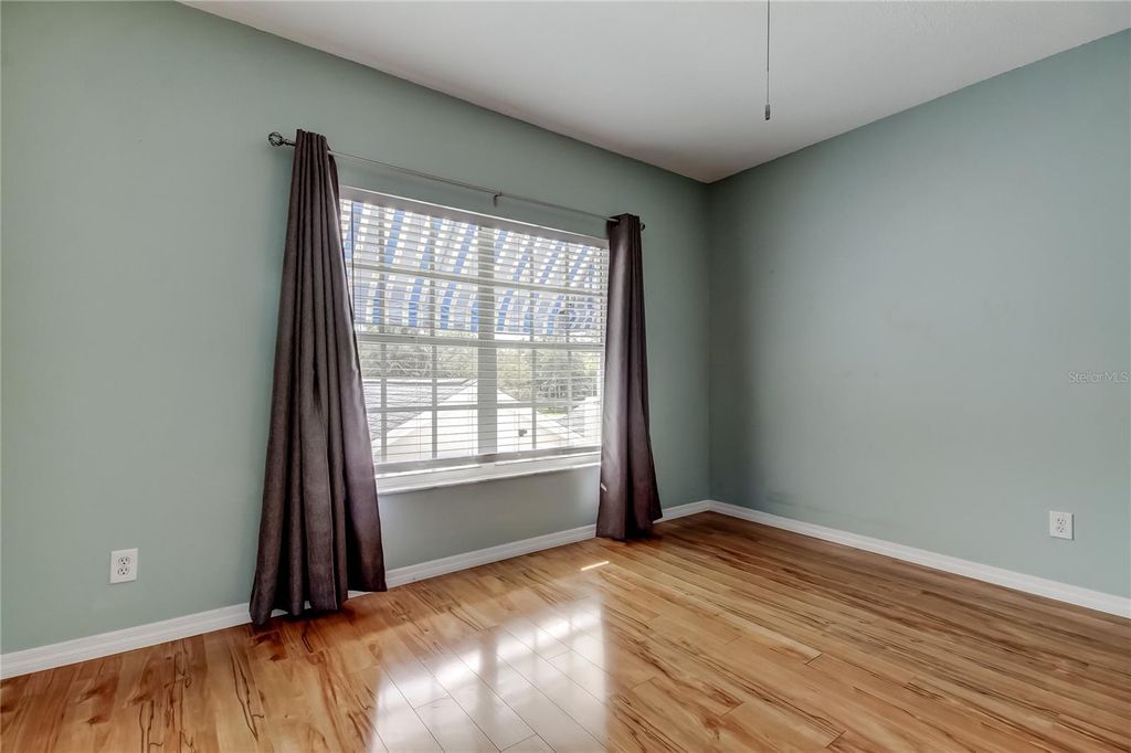 Image 7 of property listing at 11303 SHIPWATCH LANE 1865, Largo, FL 33774