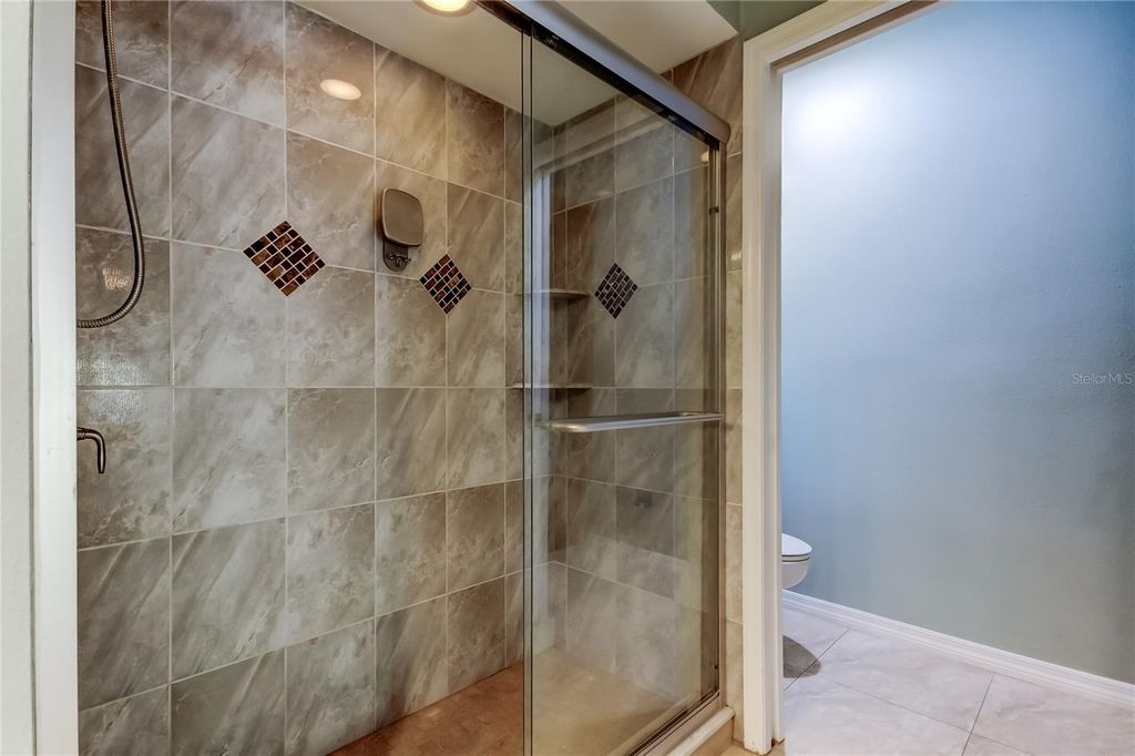 Image 10 of property listing at 11303 SHIPWATCH LANE 1865, Largo, FL 33774