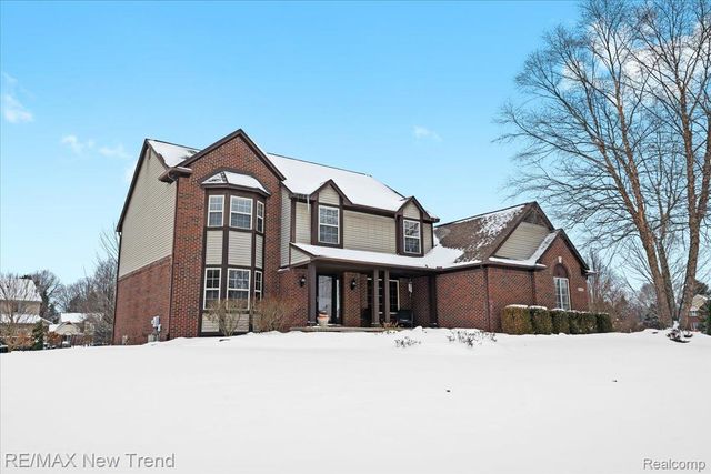 10288 Brunswick Drive, Green Oak Township, MI 48178