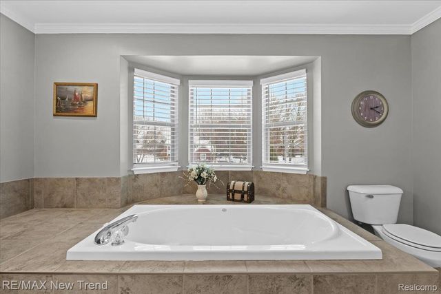 10288 Brunswick Drive, Green Oak Township, MI 48178