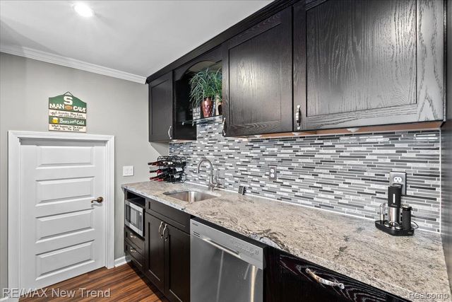 10288 Brunswick Drive, Green Oak Township, MI 48178