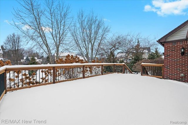 10288 Brunswick Drive, Green Oak Township, MI 48178