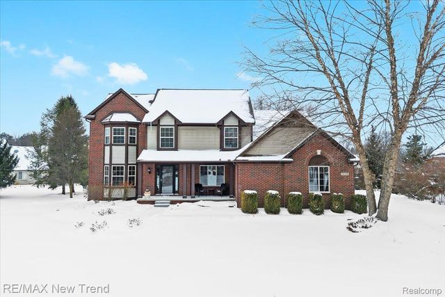 10288 Brunswick Drive, Green Oak Township, MI 48178