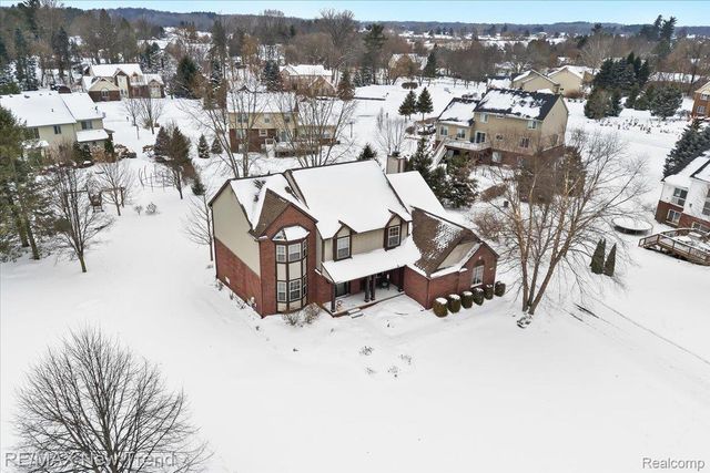 10288 Brunswick Drive, Green Oak Township, MI 48178