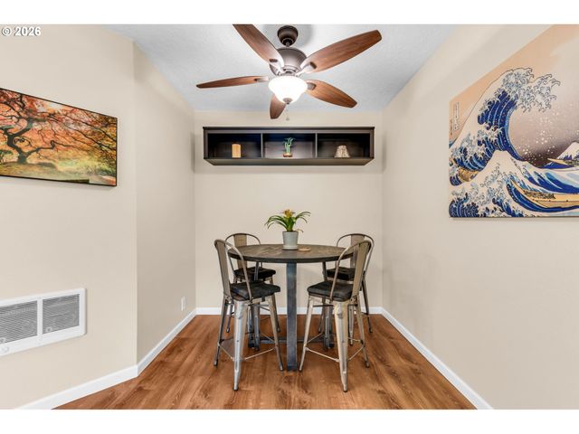 1040 COLUMBIA RIDGE Dr 22, Vancouver, WA 98664