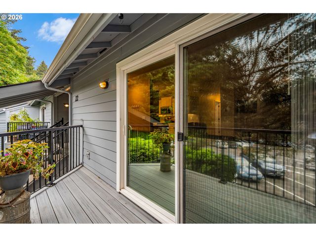 1040 COLUMBIA RIDGE Dr 22, Vancouver, WA 98664