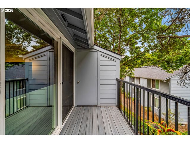 1040 COLUMBIA RIDGE Dr 22, Vancouver, WA 98664