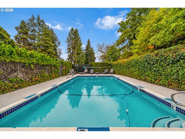 1040 COLUMBIA RIDGE Dr 22, Vancouver, WA 98664