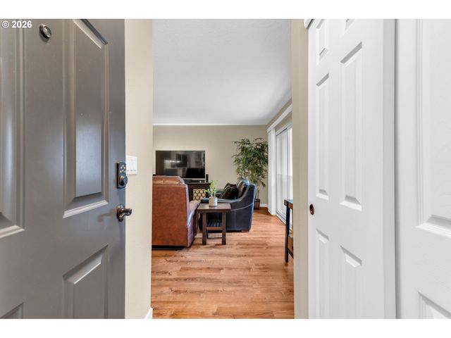 1040 COLUMBIA RIDGE Dr 22, Vancouver, WA 98664