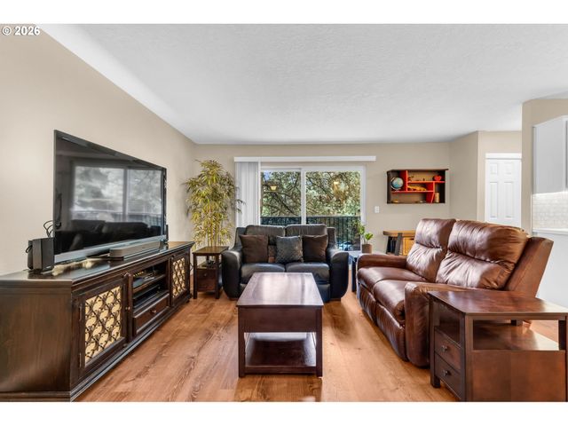 1040 COLUMBIA RIDGE Dr 22, Vancouver, WA 98664