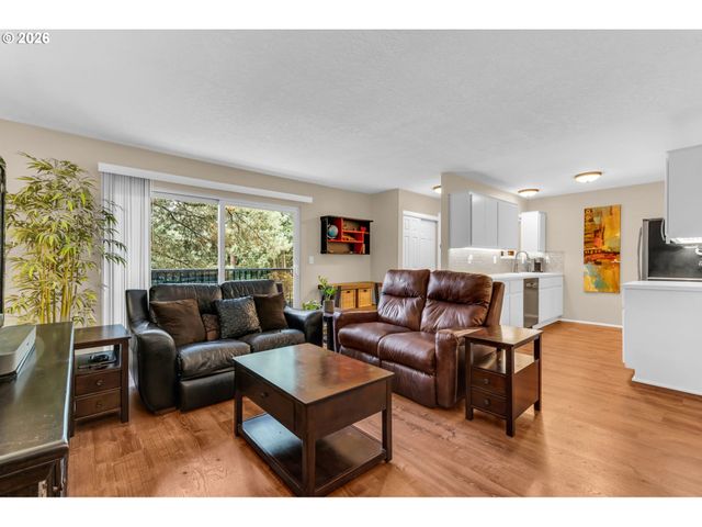 1040 COLUMBIA RIDGE Dr 22, Vancouver, WA 98664