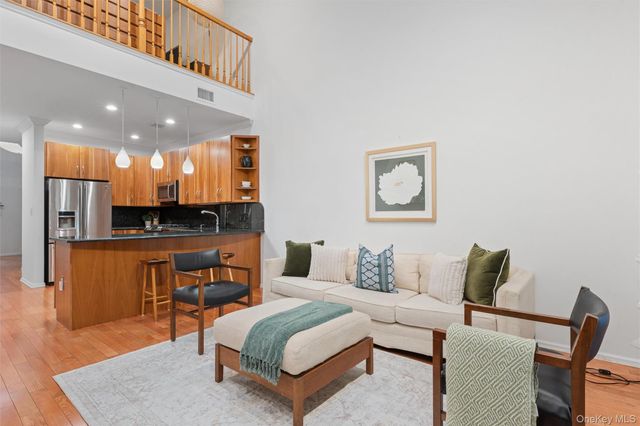 147 Pond View Drive, Port Washington, NY 11050