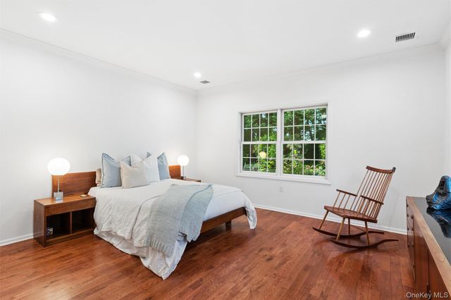 147 Pond View Drive, Port Washington, NY 11050