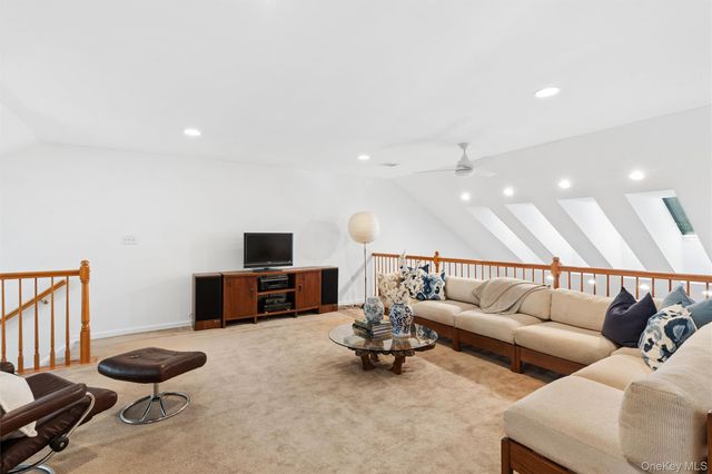 147 Pond View Drive, Port Washington, NY 11050