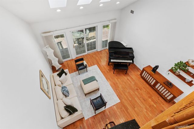 147 Pond View Drive, Port Washington, NY 11050