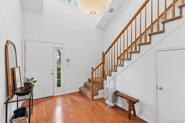 147 Pond View Drive, Port Washington, NY 11050