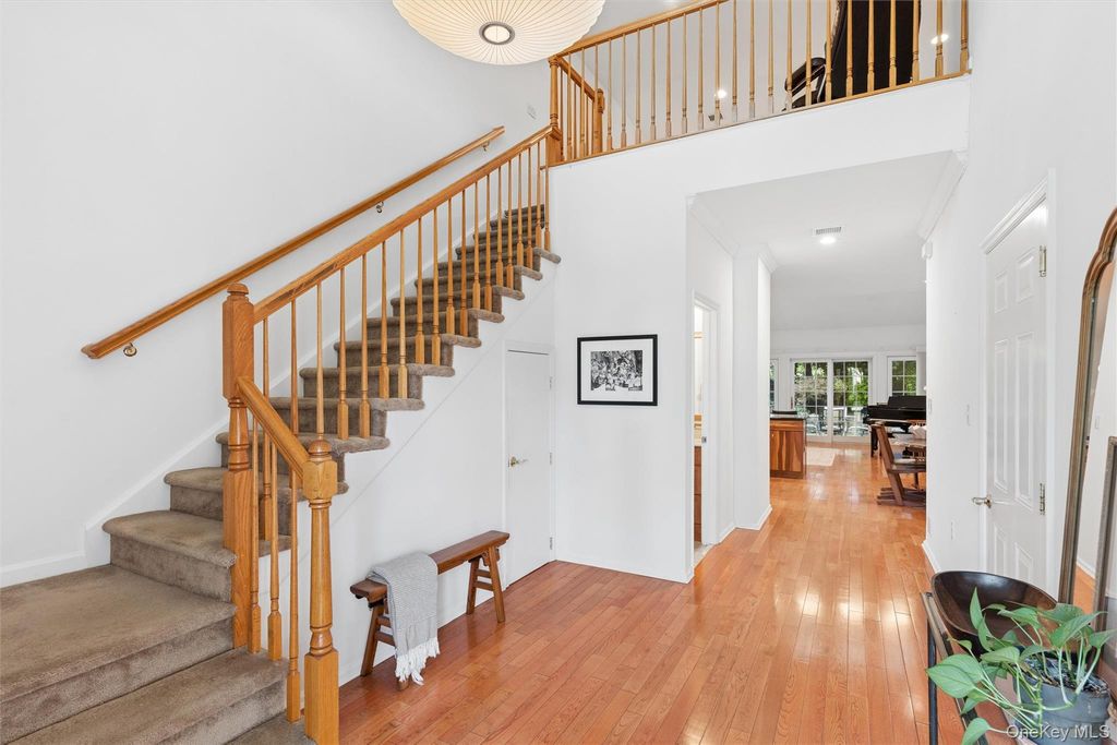 147 Pond View Drive, Port Washington, NY 11050 — photo 5