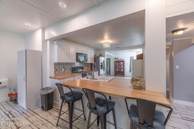 165 Tucker Lane, Lenoir City, TN 37771