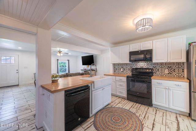 165 Tucker Lane, Lenoir City, TN 37771