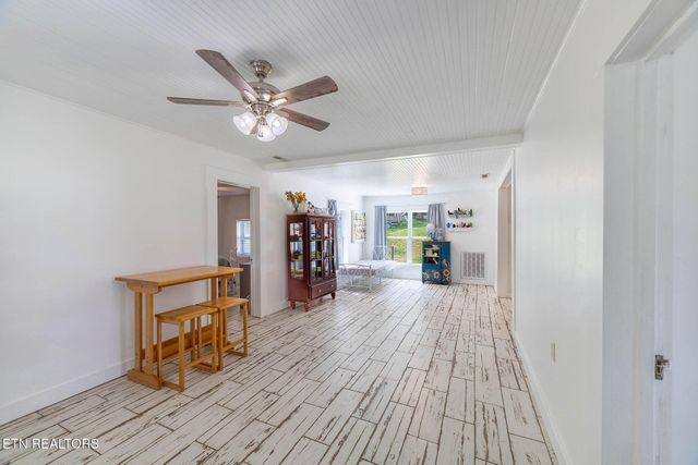 165 Tucker Lane, Lenoir City, TN 37771