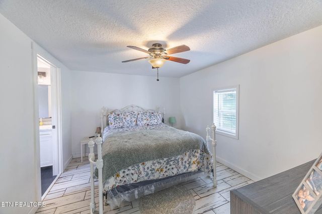 165 Tucker Lane, Lenoir City, TN 37771