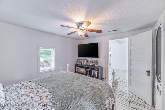 165 Tucker Lane, Lenoir City, TN 37771