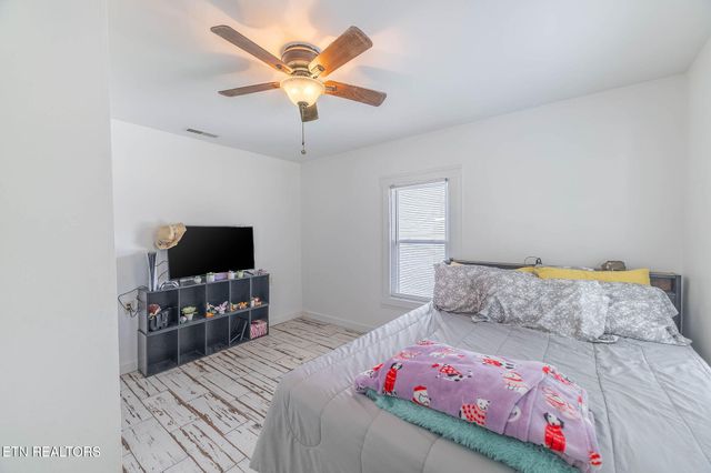 165 Tucker Lane, Lenoir City, TN 37771