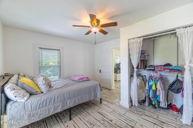 165 Tucker Lane, Lenoir City, TN 37771