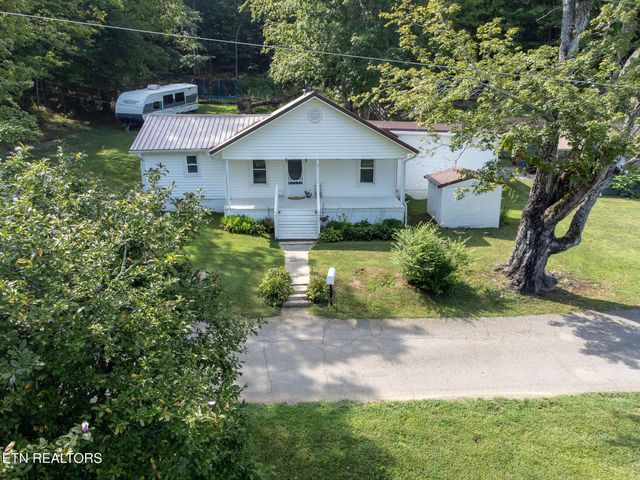 165 Tucker Lane, Lenoir City, TN 37771