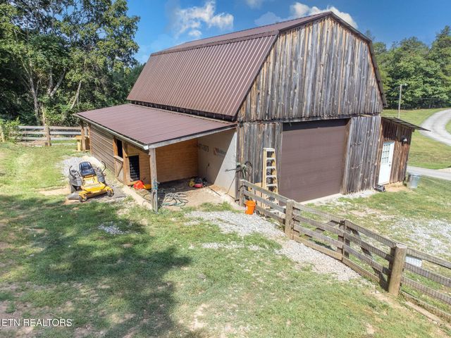 165 Tucker Lane, Lenoir City, TN 37771