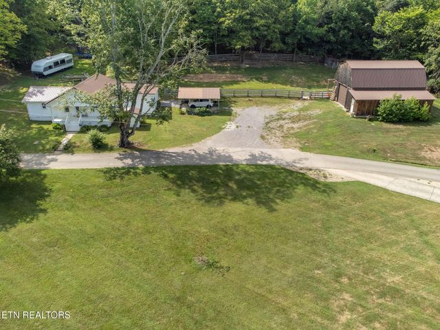 165 Tucker Lane, Lenoir City, TN 37771