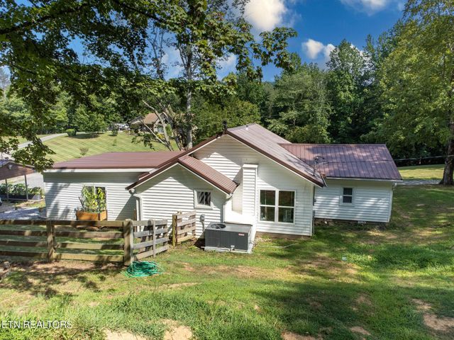 165 Tucker Lane, Lenoir City, TN 37771