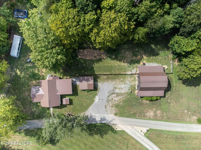 165 Tucker Lane, Lenoir City, TN 37771