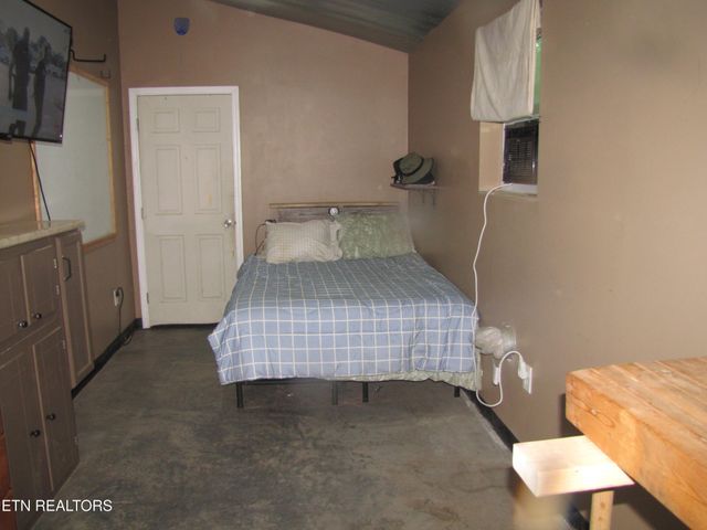 165 Tucker Lane, Lenoir City, TN 37771