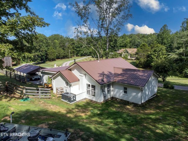 165 Tucker Lane, Lenoir City, TN 37771