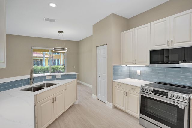 5779 NW 120th Avenue, Coral Springs, FL 33076