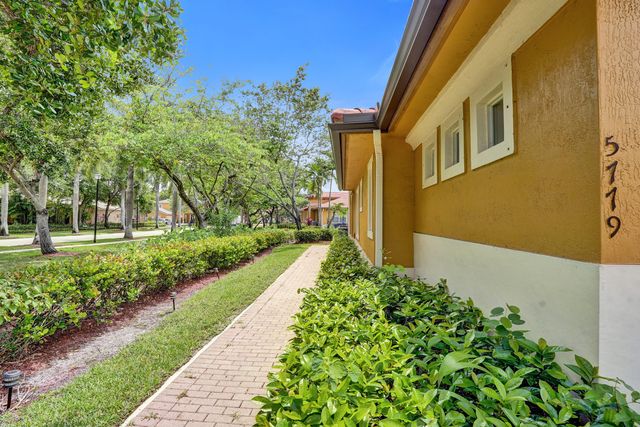 5779 NW 120th Avenue, Coral Springs, FL 33076