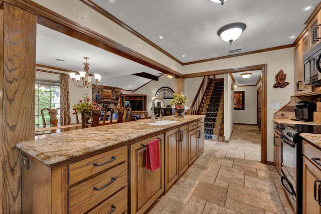 14 WINDWOOD Place, Canyon, TX 79015